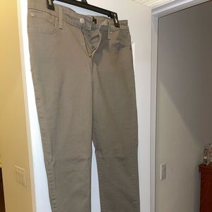 Gray Levi’s Mid Rise Skinny Jean